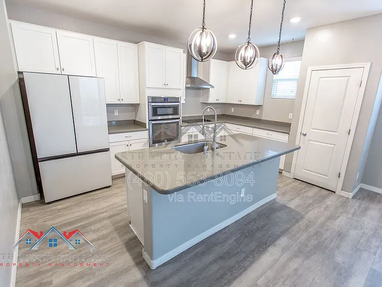 11689 N 166th Dr — Photo 26