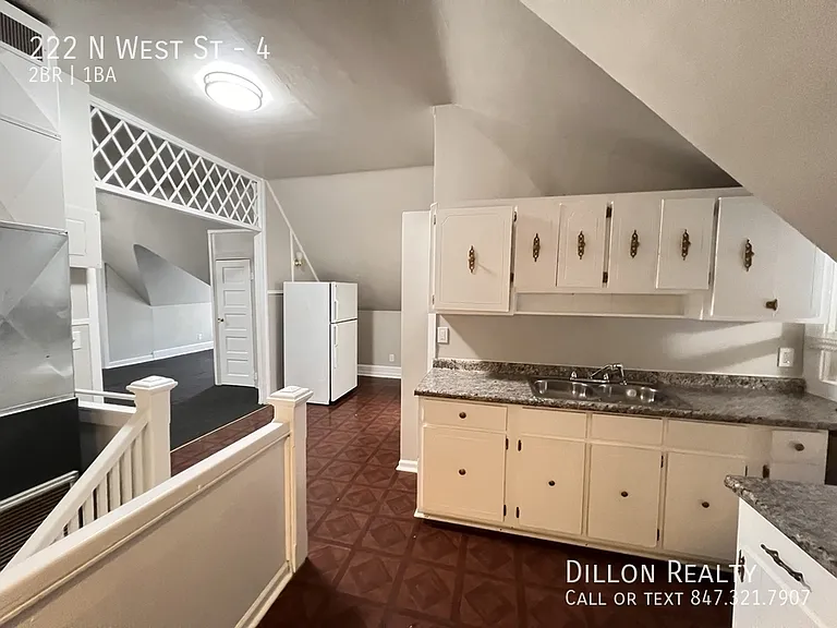 222 N West St #4 — Photo 6