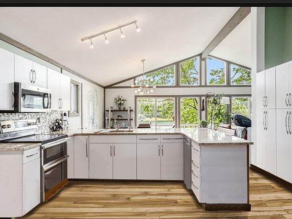 2nd image of 6859 Woodland Dr