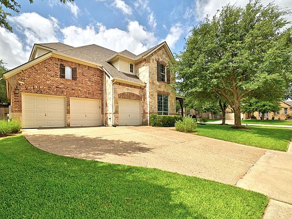 2nd image of 1385 Pine Forest Cir