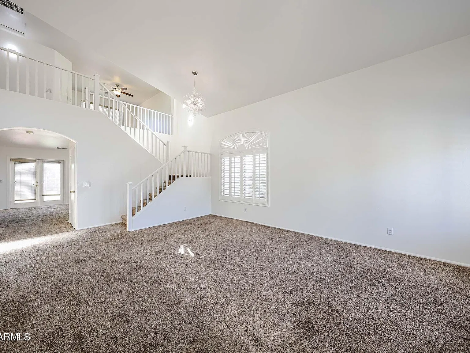 3 bed, 2.5 bath, 2024 sqft, $1,999 — Photo 4