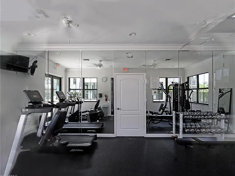 2383 Ravenna Blvd #Penthouse 202 — Photo 40