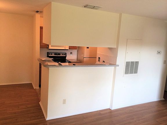 5th image of 1400 Gandy Blvd N #7