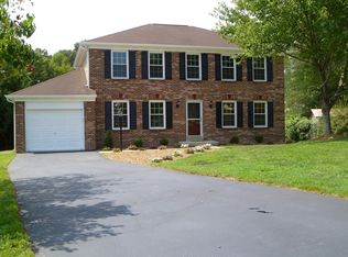 13606 Bottner Ct, Woodbridge, VA 22191