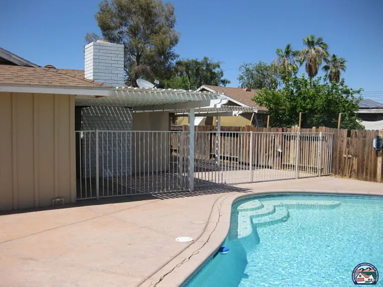 1661 Yucca Dr — Photo 16