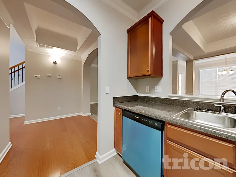 8132 Brookbend Dr — Photo 7