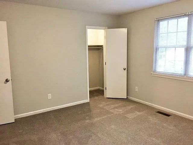 511 Sherwood Ct — Photo 12