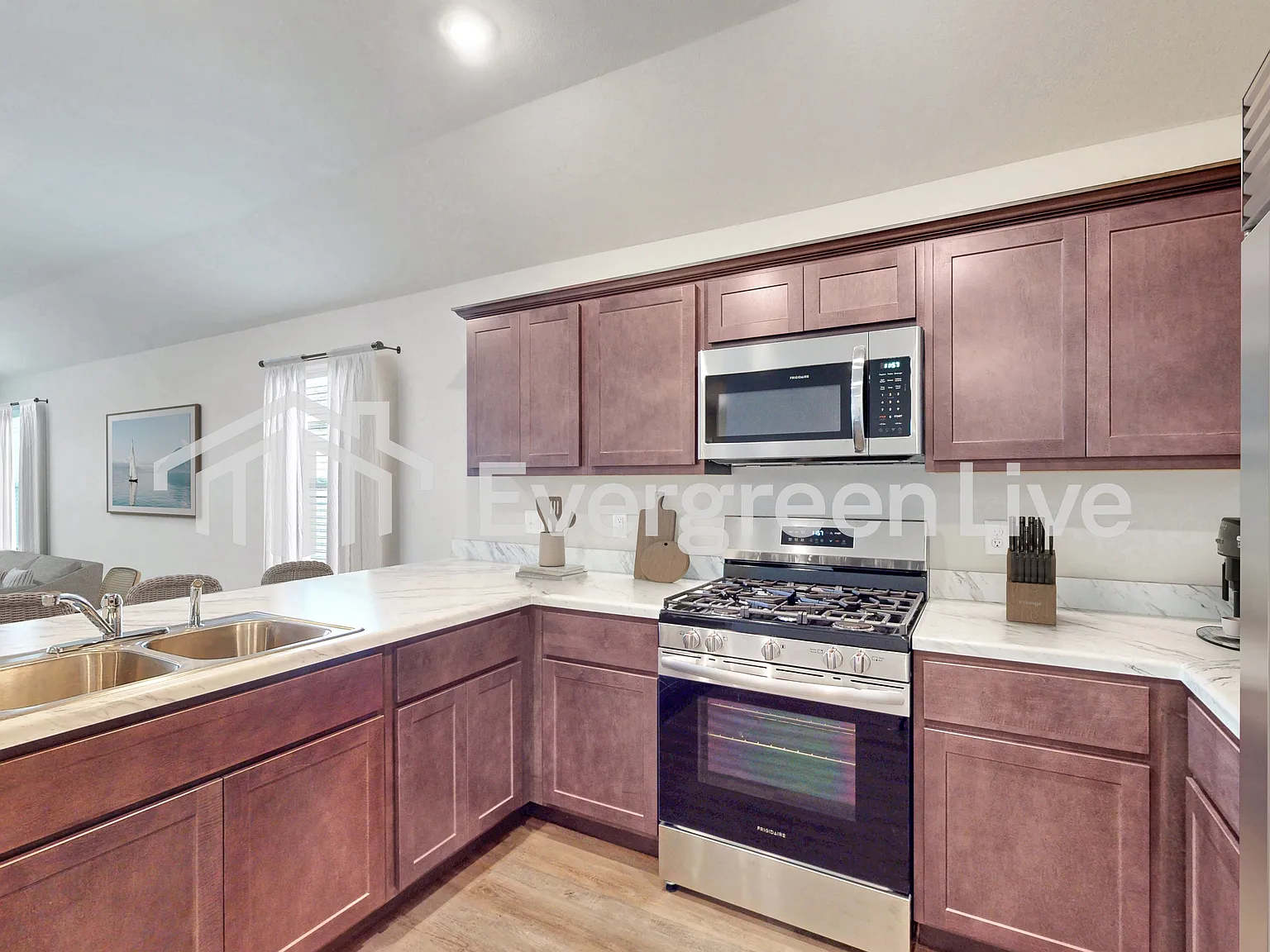 3 bed, 2.0 bath, 1442 sqft, $1,420 — Photo 3