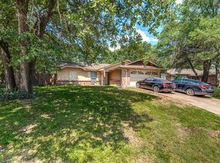 709 Timberoaks Dr, Azle, TX 76020