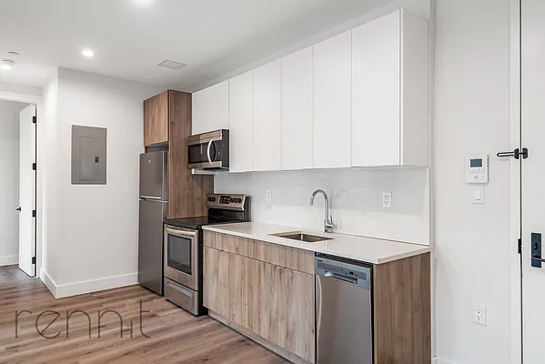 Rented by Rennit Inc. | media 30