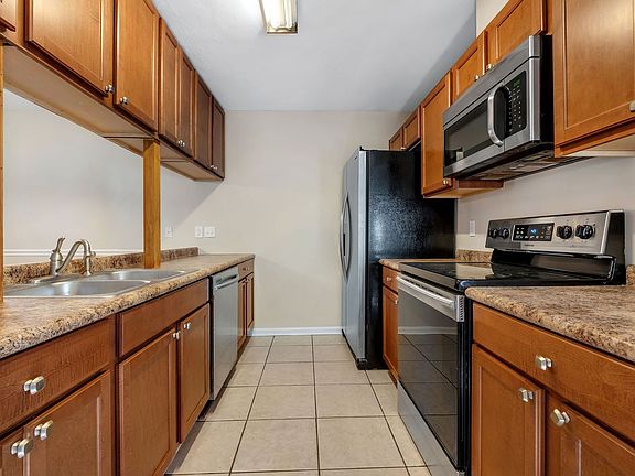 3rd image of 4535 Wimbleton Ct