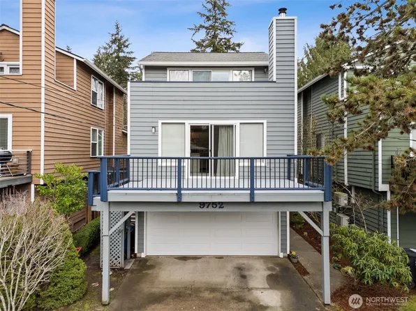 9752 45th Avenue NE, Seattle, WA 98115
