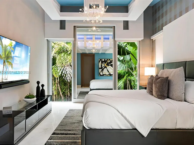 3917 S Le Jeune Rd — Photo 64