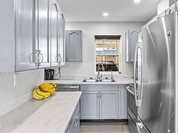 4th image of 2395 Pleasant Valley Rd #14