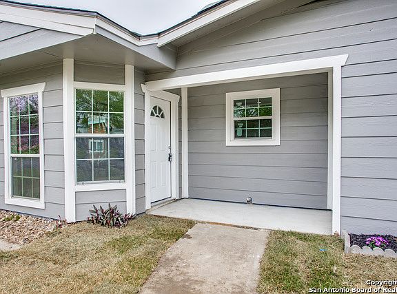 3rd image of 110 Samoth Dr