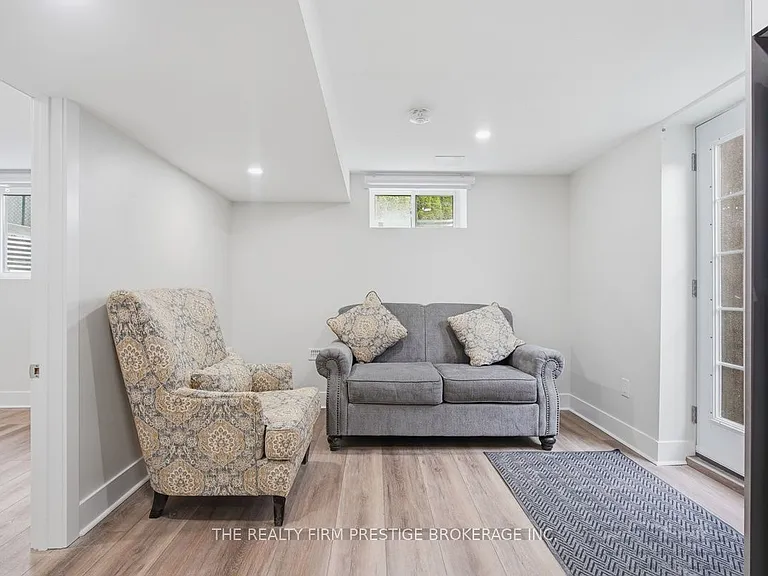 612 Fox Mill Pl #LOWER — Photo 3