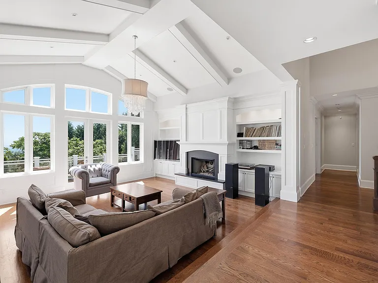 4659 Woodgreen Dr — Photo 3