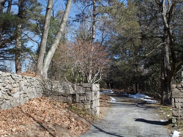 775 Salem End Rd, Framingham, MA 01702