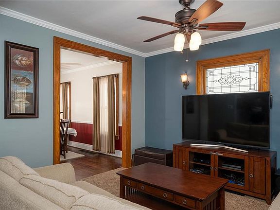3rd image of 37 Mayer Ave