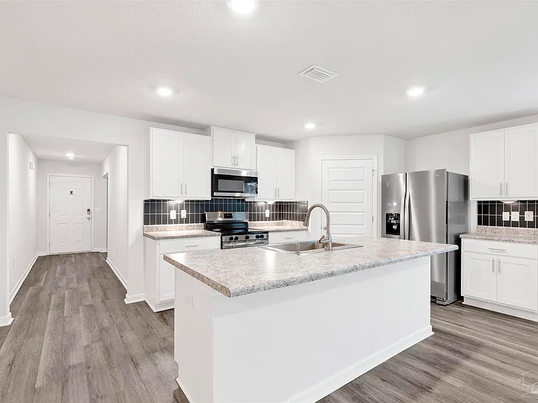 6304 Firefly Dr — Photo 5