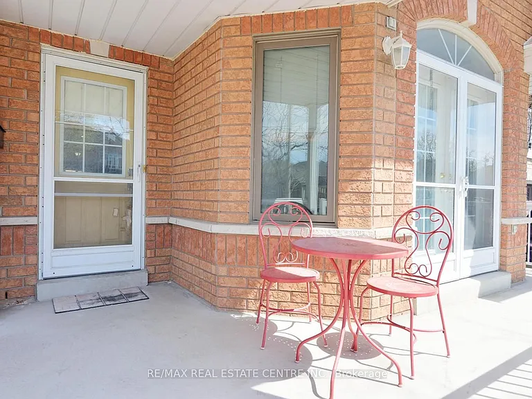 10 Sheldon Dr — Photo 6