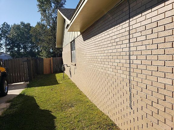2nd image of 16 Lakewood Dr