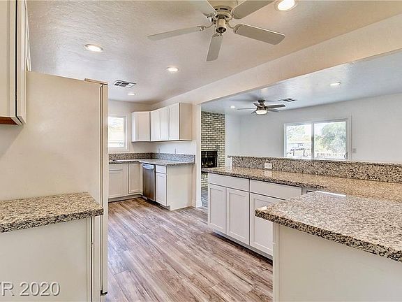 5th image of 1501 Mancha Dr