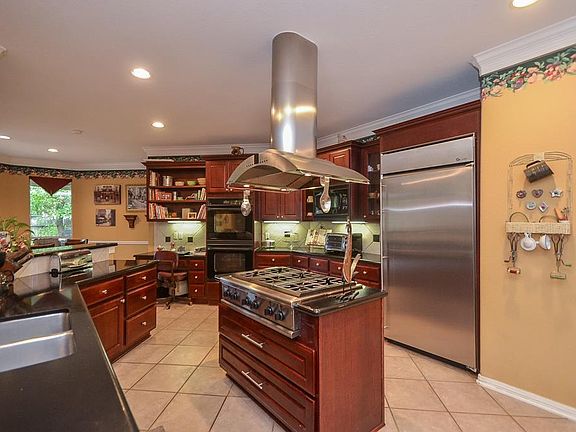 5th image of 16003 Lower Lake Dr