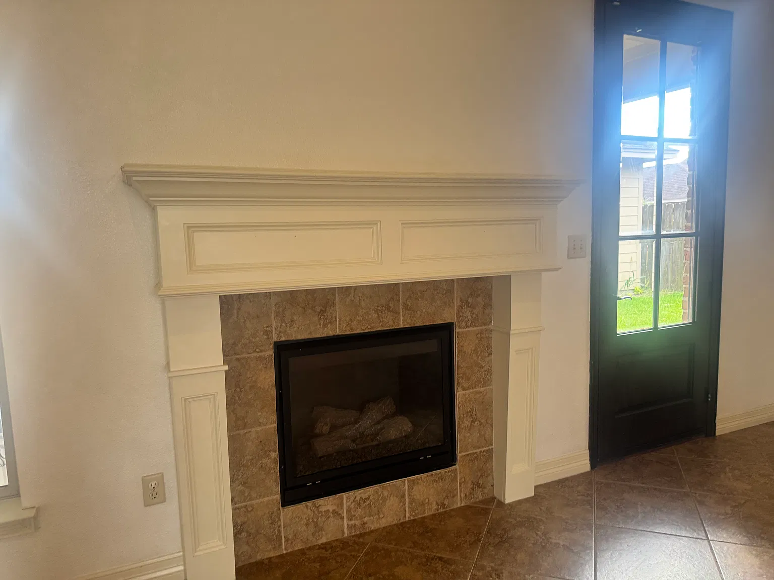 4 bed, 2347 sqft, $3,200 — Photo 3