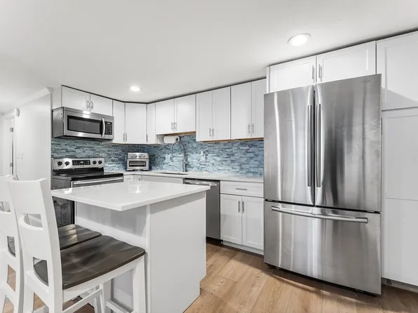 588 Main St APT 1A, Stoneham, MA 02180