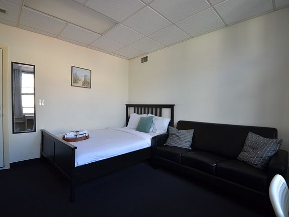 3rd image of 230 Thayer St #10