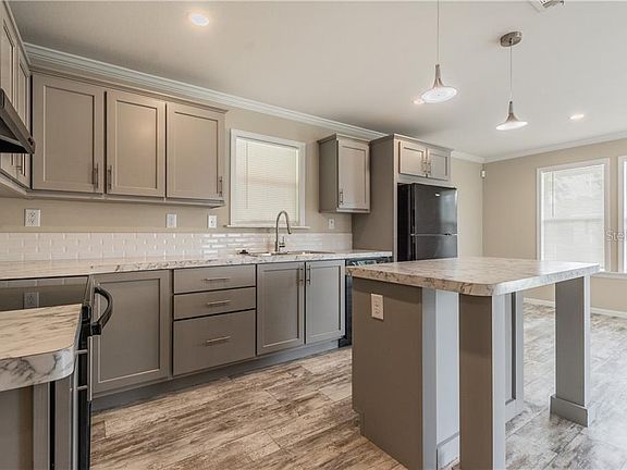 4th image of 1275 SW Melody Dr