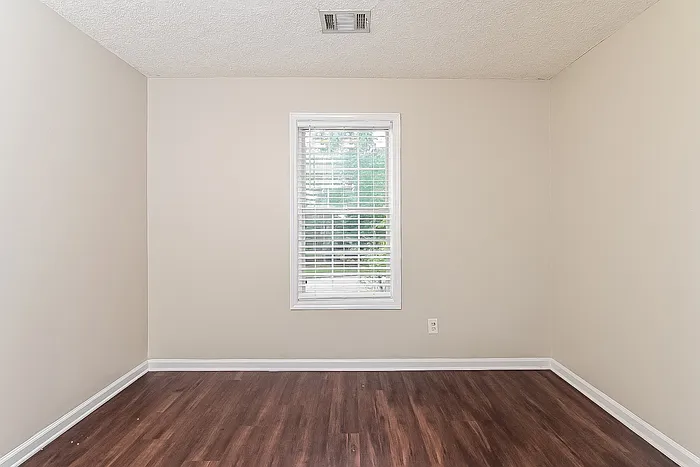 509 Judith Ct — Photo 11