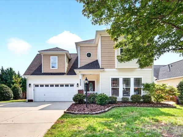 9026 Crusaders Ct, Matthews, NC 28105