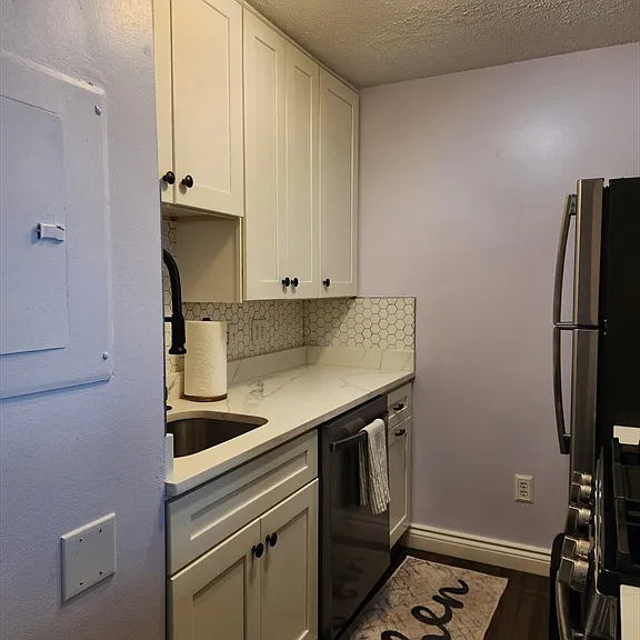 129 Lowell St #4 — Photo 7