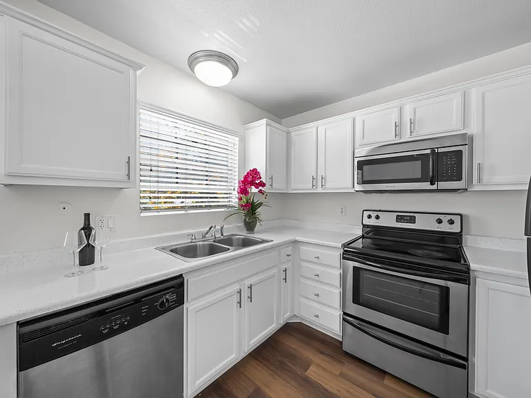 7614 Parkway Dr — Photo 19