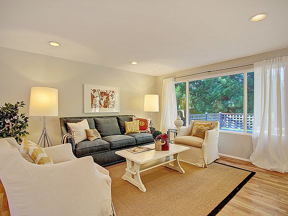 3rd image of 15008 NE 16th St