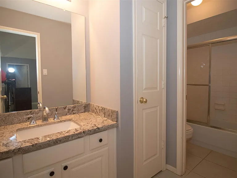 310 Cheddington Dr — Photo 18