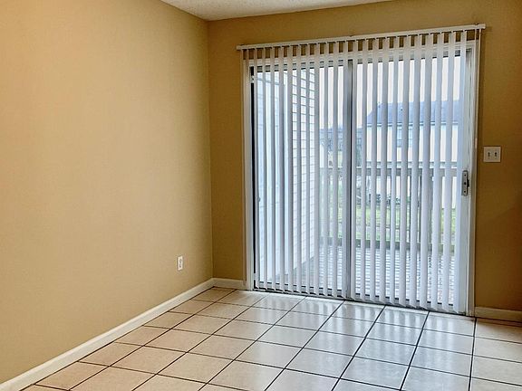 3rd image of 3212 Silvercreek Ave APT B