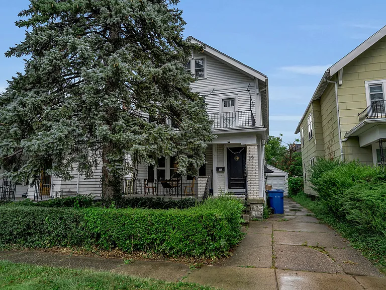 75 Montrose Ave #1 — Photo 12