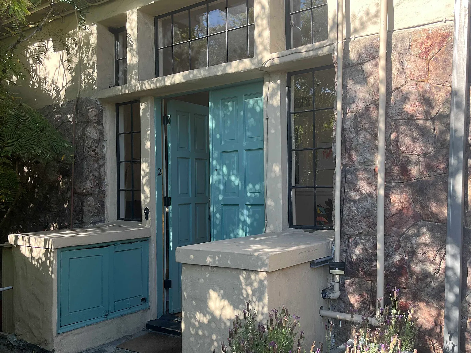 Spanish Colonial One Bedroom Plus - 1450 square feet — Photo 2