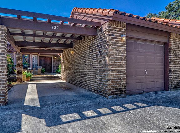 4th image of 127 Caleta Bch