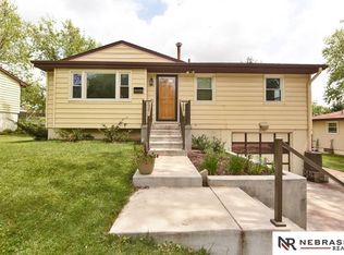 12301 Seldin Dr, Omaha, NE 68144