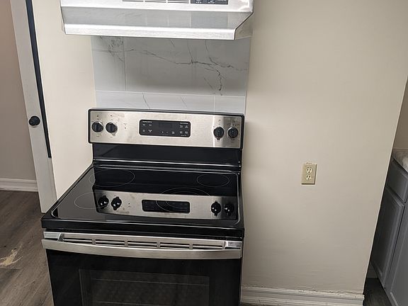 3rd image of 119 Broadway #1C