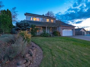 2736 Cedar Links Dr, Medford, OR 97504