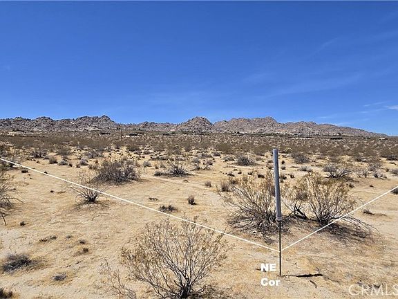 3rd image of 64200 Cottonwood Dr