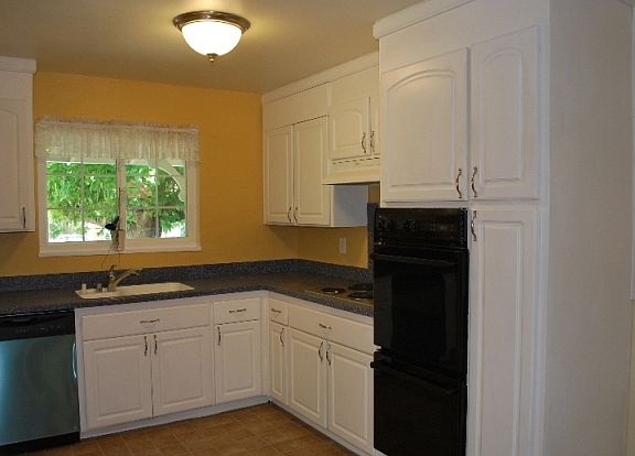 3rd image of 2611 Cooper Ct
