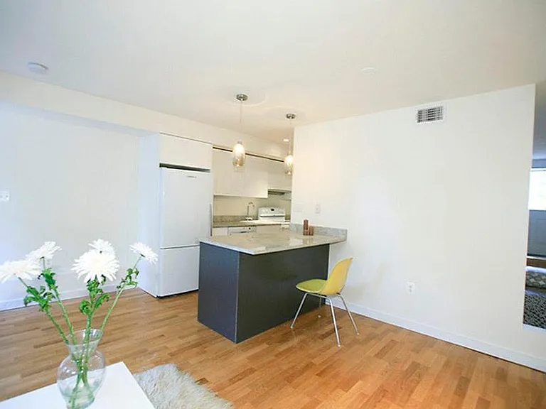 1522 E Capitol St NE — Photo 3