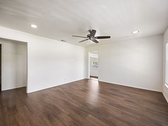 3rd image of 321 W 7th St