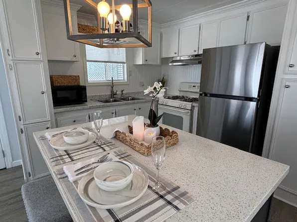 4065 E University Dr Lot 82, Mesa, AZ 85205